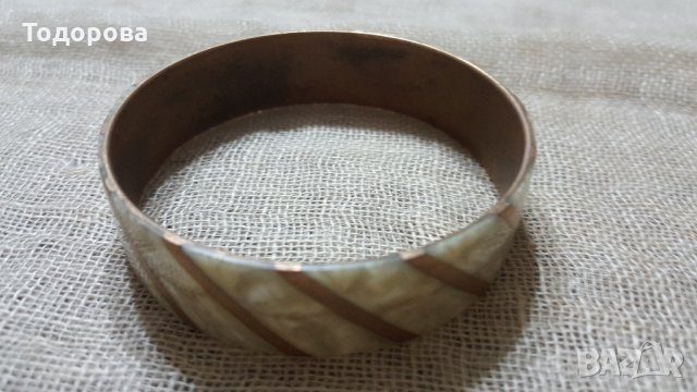 Гривна от седеф и месинг, снимка 3 - Антикварни и старинни предмети - 26540860