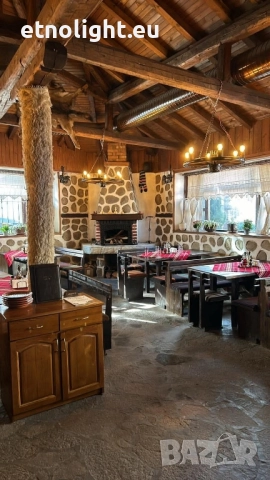 Полилеи, осветление,лампи от автентични колела от каруца с ръчно изработени дървени чашки , снимка 4 - Полилеи - 52059038