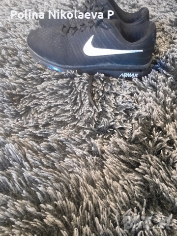 маратонки на Nike 