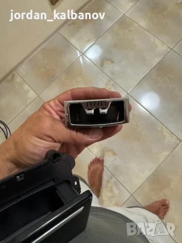 Пепелник на задна лява врата на Ауди Audi A8 D4 4H само за 100лв. 4h0857405 0423.311, снимка 8 - Части - 51069844