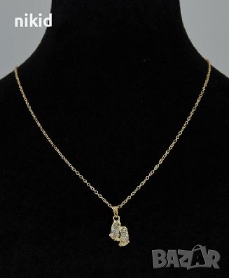 бебешки крачета краче крака златисто колие с камъчета гердан