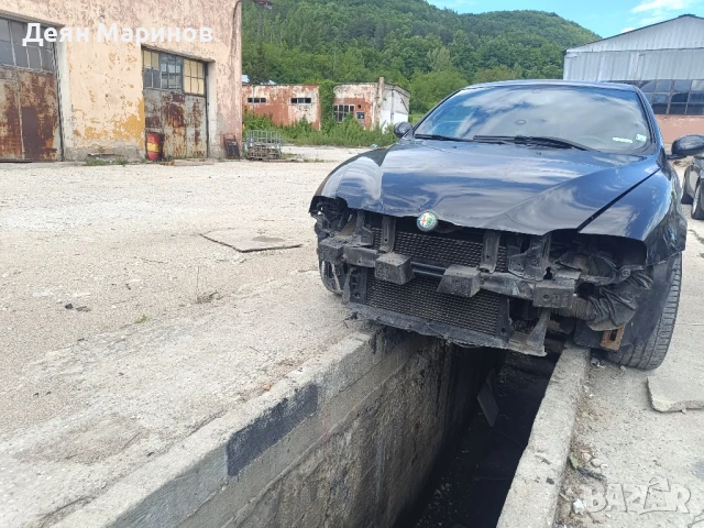 продавам алфа ромео за части