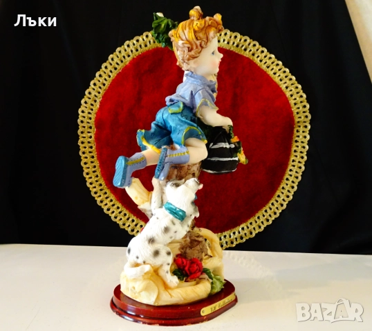 Порцеланова статуетка момче,куче,VH Collection. , снимка 6 - Статуетки - 51571569