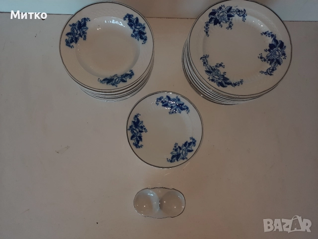 Сервиз от порцеланови чиний с кобалтови рисунки и платинен кант, снимка 6 - Сервизи - 51723757