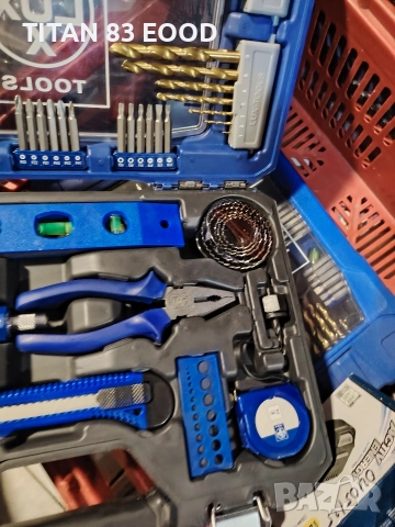 Комплект свредла, битове и инструменти LUX, 101 части, снимка 4 - Куфари с инструменти - 52928961