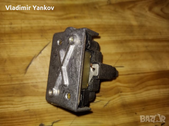 Москвич - четкодържач с четки  , снимка 2 - Части - 39514646