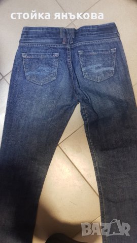 Продавам тъмно сини дамски дънки, лек чарлстон, снимка 3 - Дънки - 43815844