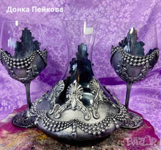 Ръчно изработен сервиз . декантер с две чаши в злато, снимка 1