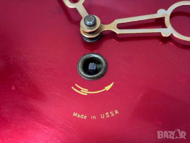 Механичен стенен часовник "Маяк" (Majak), СССР, снимка 6 - Антикварни и старинни предмети - 53176205