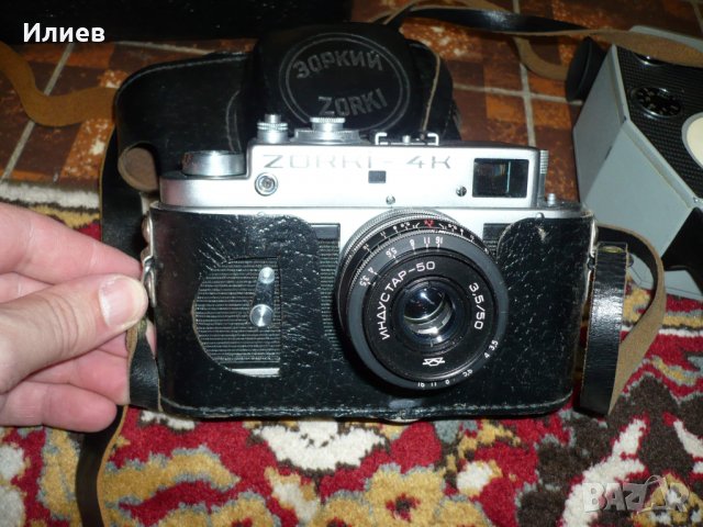 Стар руски фотоапарат Зоркии 4K и кинокамера Quartz 5 , снимка 2 - Други ценни предмети - 29034165