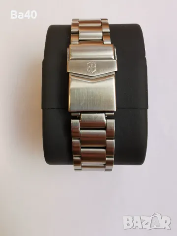 Швейцарски часовник  Victorinox Maverick II - 24703 , Quartz, Сапфир, 200m, 43mm, снимка 8 - Мъжки - 48357631