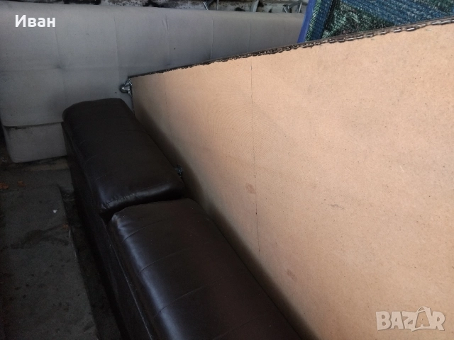 Кожен диван с матрак 