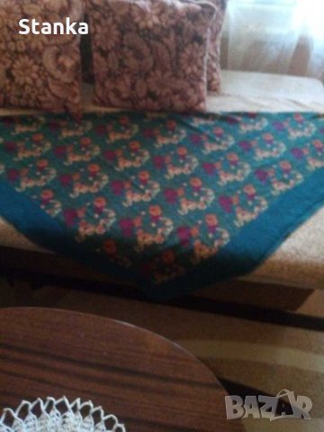 Гръцка вълнена  забрадка