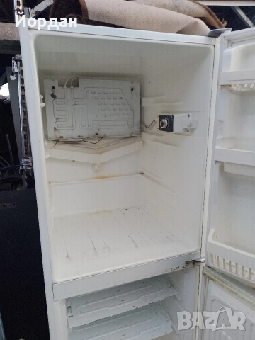Хладилник с Фризер., снимка 2 - Хладилници - 53259871