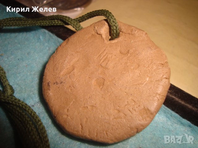 ГЛИНЕН АРТ МЕДАЛЬОН РЪЧНО ИЗРАБОТЕН и ОРНАМЕНТИРАН с ШНУРЧЕ НАТУРАЛНА ГЛИНА УНИКАТ 75221, снимка 5 - Колиета, медальони, синджири - 35526785