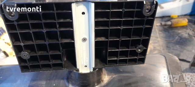 оригинална стойка за телевизор LG модел 42LN570S, снимка 2 - Стойки, 3D очила, аксесоари - 35145368