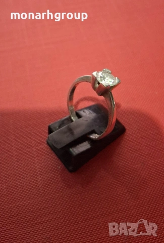 Сребърен пръстен с камък