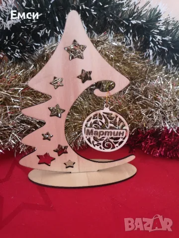 къщичка, фенер, елха, висулки, топки за елха. 