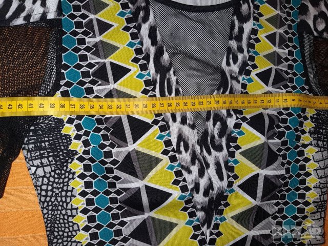 Костюм от къса блуза и пола р-р М, снимка 5 - Костюми - 38409024