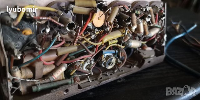 Автомобилно лампово радио. , снимка 5 - Радиокасетофони, транзистори - 37354440
