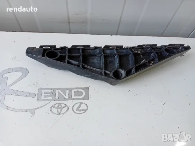 52536-05040 Ляв държач предна броня Toyota Avensis Station Wagon T27 Face 2012-2015