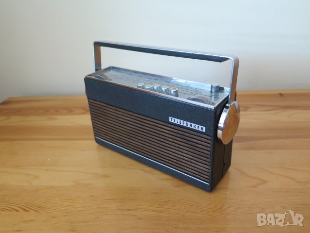 Vintage AM/FM Telefunken Famulus 105 Transistor Radio 1969–1971, снимка 7 - Радиокасетофони, транзистори - 37650839
