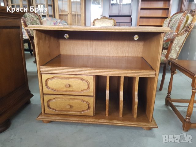 Шкаф за телевизор от масивно дърво