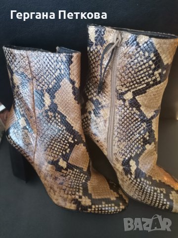 Елегантни боти змийски принт 