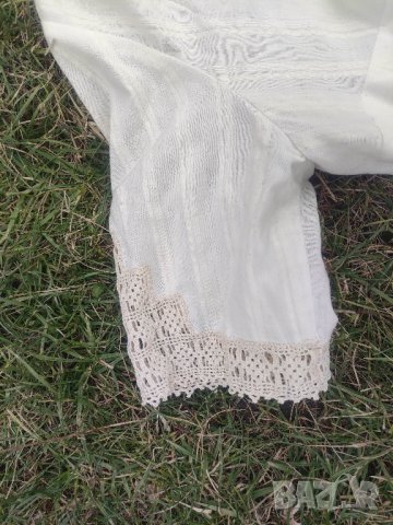 Продавам плетена блуза с дантела 