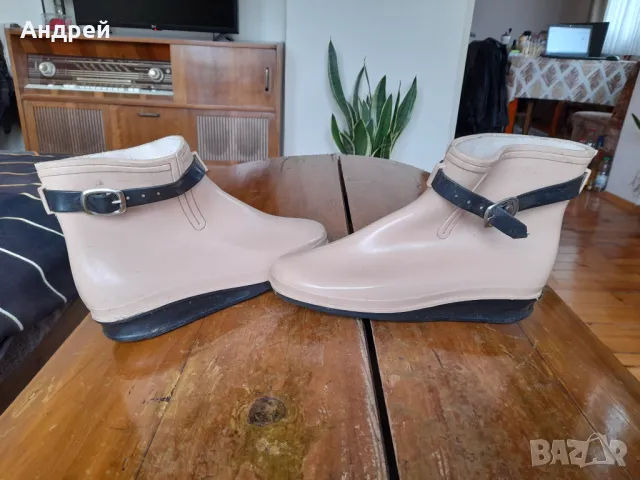 Стари дамски гумени ботуши,боти, снимка 3 - Други ценни предмети - 49065055