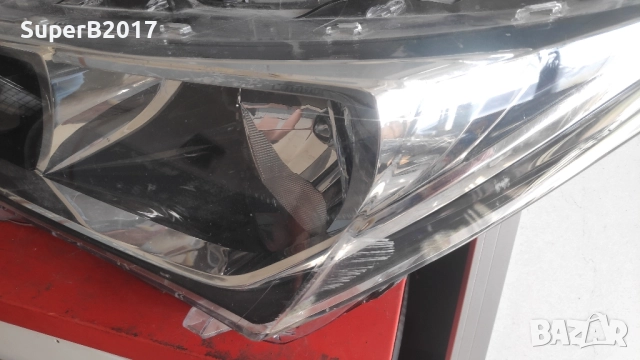 Продавам - оригинален ляв фар за Тойота Корола 2017 г. забележки по корпуса, снимка 2 - Части - 52193554