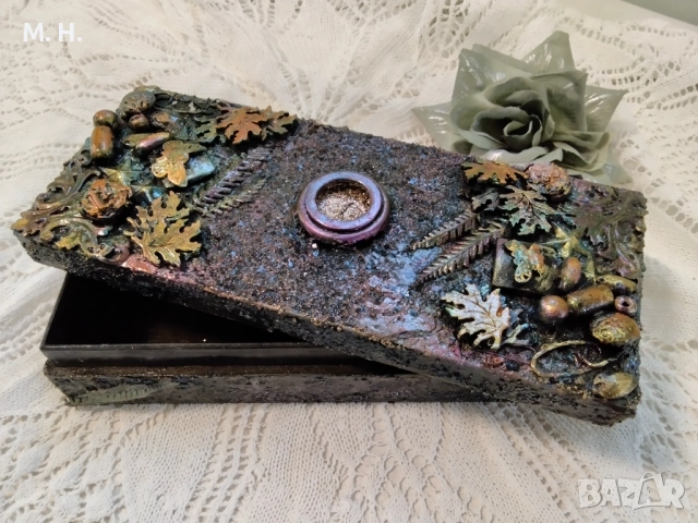 Ръчно декорирана кутия в стил "микс медия", снимка 2 - Декорация за дома - 52953190