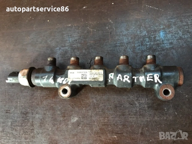 Релса с горивни дюзи и сензор за Peugeot Partner 1.6 HDi (2008) 9654592680, снимка 2 - Части - 53524643