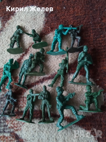 Войници пластмасови 12 броя 14987, снимка 8 - Колекции - 52106971