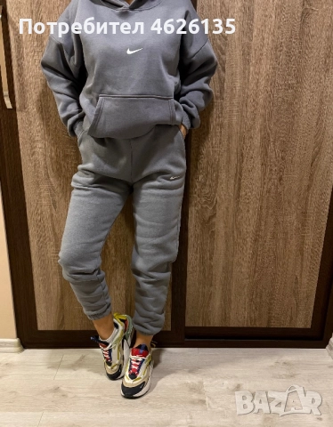 Дамски екип NIKE, снимка 2 - Спортни екипи - 52678171