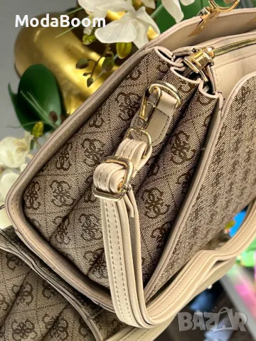 Guess дамски чанти Различни цветове , снимка 4 - Чанти - 48836449
