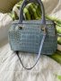 Оригинална чанта Guess в бебешко синьо, снимка 5