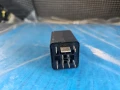 038907281B Оригинални подгревни свещи Audi VW Seat Skoda 9-пиново черно реле 0522120503, снимка 3