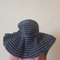 Нова дамска шапка, снимка 1 - Шапки - 32939725