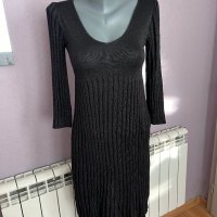 Страхотна черна елегантна рокля в перфектни състояние -неразличима от нова размер S, снимка 1 - Рокли - 43619174