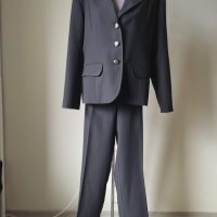 Продавам НОВ дамски елегантен костюм, снимка 1 - Костюми - 43287969