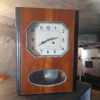 Стенен часовник Янтар, снимка 1 - Антикварни и старинни предмети - 43984396
