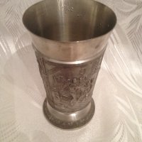 Немска старинна чаша на столче от калай 250 мл. забавни кръчмарски сцени, снимка 7 - Други ценни предмети - 43186312