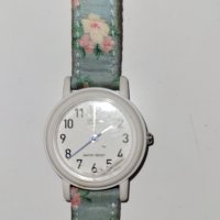 Три оригинални дамски часовника, снимка 1 - Дамски - 43255771