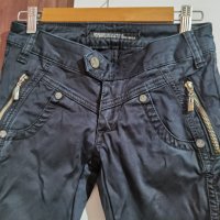 Черен панталон с ниска талия, тесен крачол, снимка 3 - Панталони - 43143489