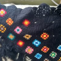 Ръчно плетени дамски шалове , снимка 3 - Шалове - 43412474