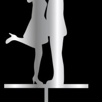 Мъж жена с вдигнат крак целувка двойка сребрист пластмасов плекси топер украса торта табела сватба, снимка 1 - Други - 37840245