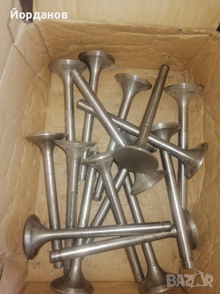 Клапани за двигател ЯМЗ 236, 238, 240,за трактор Т150к, К700, К701, снимка 1