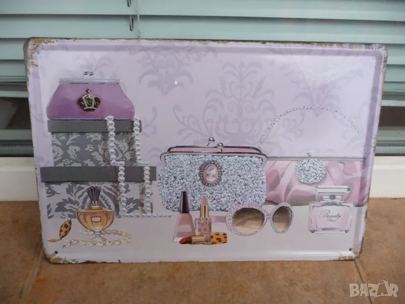 Метална табела мода бижута червило лак слънчеви очила парфюм чанта перли бижута, снимка 1