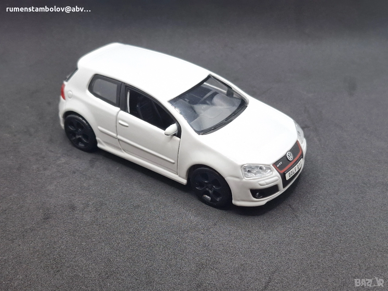 Bburago Golf Mk V, 1:32, снимка 1